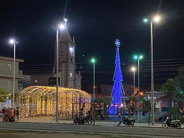 Natal Iluminado de Cedro terá chegada do Papai Noel, Benção e show cultural